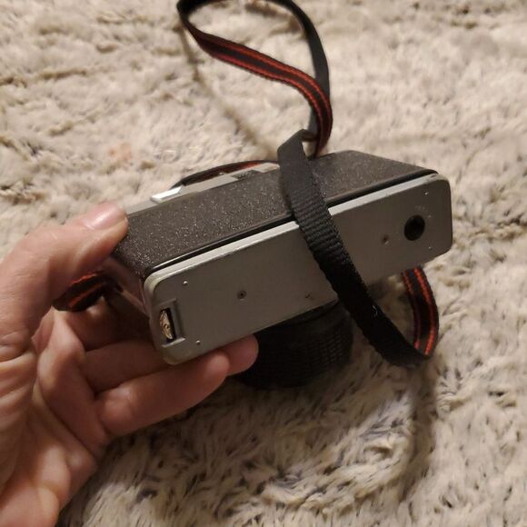 Movie/play Film Camera with Classic Retro Captial SLR - Picture 3 of 6